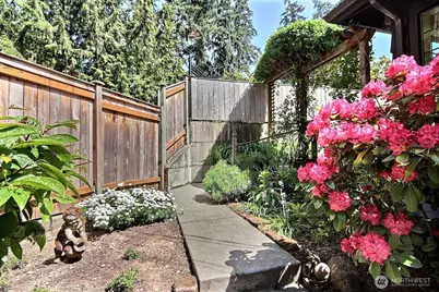 10609 SE 32nd Street, Bellevue, WA 98004 - Photo 17