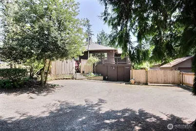 10609 SE 32nd Street, Bellevue, WA 98004 - Photo 19