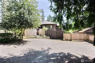 10609 SE 32nd St, Bellevue, WA 98004 - Photo 19