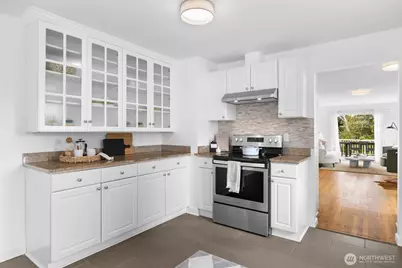 10835 35th Avenue SW, Seattle, WA 98146 - Photo 17