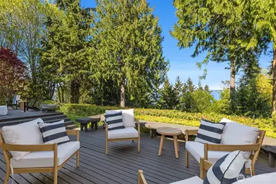 10700 NE Broomgerrie Road, Bainbridge Island, WA 98110 - Photo 27