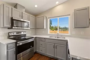 3702 232nd St Ct E, Spanaway, WA 98387 - Photo 11