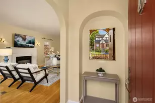 4319 NE 44th St, Seattle, WA 98105 - Photo 3
