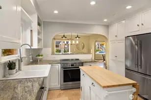 4319 NE 44th St, Seattle, WA 98105 - Photo 11
