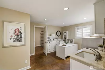 2109 38th Avenue E, Seattle, WA 98112 - Photo 17