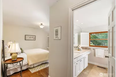 2109 38th Avenue E, Seattle, WA 98112 - Photo 27