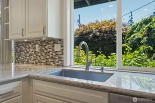 105 161st St SE, Bothell, WA 98012 - Photo 11