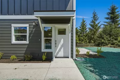 1711 12th Street #B, Everett, WA 98201 - Photo 3