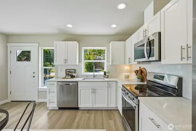 1711 12th Street #B, Everett, WA 98201 - Photo 7