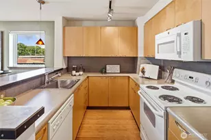 12334 31st Ave NE, Seattle, WA 98125 - Photo 7