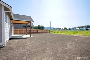 317 W 3rd St, Everson, WA 98247 - Photo 37