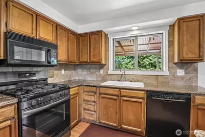 10015 NW 17th Avenue, Vancouver, WA 98685 - Photo 11
