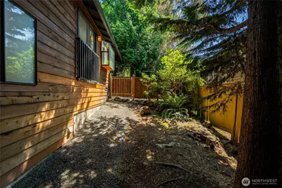 8005 NE 120th Street, Kirkland, WA 98034 - Photo 35