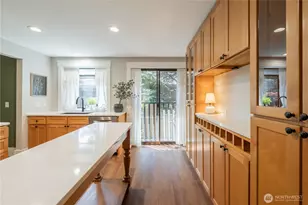 8005 NE 120th St, Kirkland, WA 98034 - Photo 9