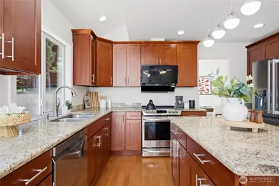 25723 SE 40th Street, Sammamish, WA 98029 - Photo 11