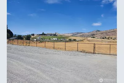 93 E Shop Avenue, Chelan, WA 98816 - Photo 3