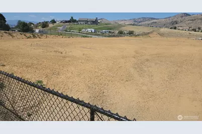 93 E Shop Avenue, Chelan, WA 98816 - Photo 5