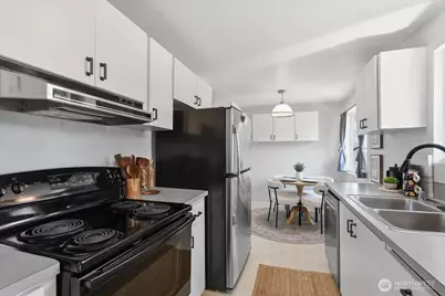 10236 11th Avenue SW, Seattle, WA 98146 - Photo 9