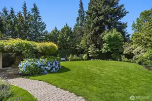 8106 Overlake Dr W, Medina, WA 98039 - Photo 25