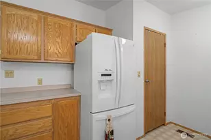 2240 W Broadway Ave, Moses Lake, WA 98837 - Photo 17