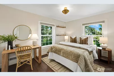 2034 Federal Avenue E, Seattle, WA 98102 - Photo 29