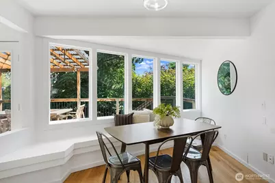 2034 Federal Avenue E, Seattle, WA 98102 - Photo 17