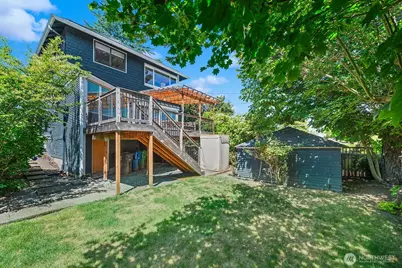2034 Federal Avenue E, Seattle, WA 98102 - Photo 21