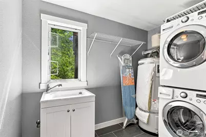 9375 NE Eric Avenue, Bainbridge Island, WA 98110 - Photo 19