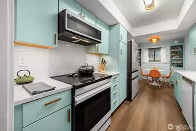 1524 NE 140th Street #D2, Seattle, WA 98125 - Photo 9