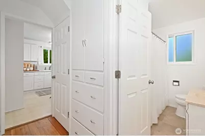 10625 17th Avenue SW, Seattle, WA 98146 - Photo 11