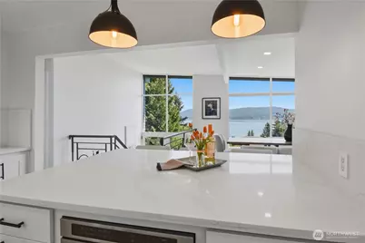 639 W Lake Sammamish Parkway NE, Bellevue, WA 98008 - Photo 5