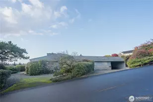 909 95th Ave NE, Bellevue, WA 98004 - Photo 1