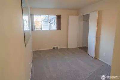909 95th Avenue NE, Bellevue, WA 98004 - Photo 13