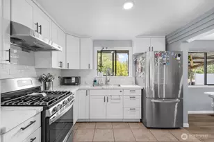 2406 NE 24th St, Renton, WA 98056 - Photo 11