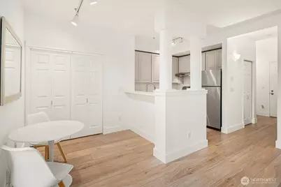 10042 Main Street #206, Bellevue, WA 98004 - Photo 11