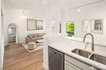 10042 Main Street #206, Bellevue, WA 98004 - Photo 5