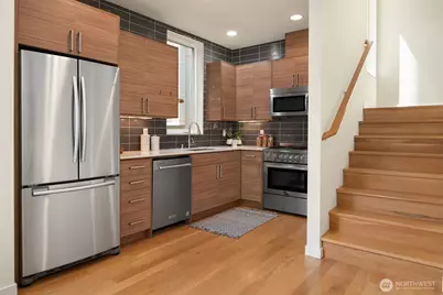 3924 Linden Avenue N #E, Seattle, WA 98103 - Photo 7