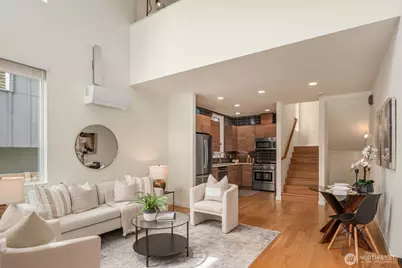 3924 Linden Avenue N #E, Seattle, WA 98103 - Photo 3