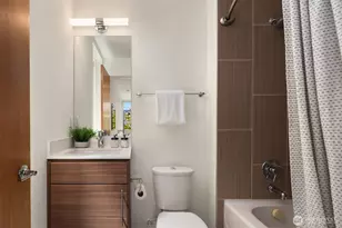 3924 Linden Ave N, Seattle, WA 98103 - Photo 13