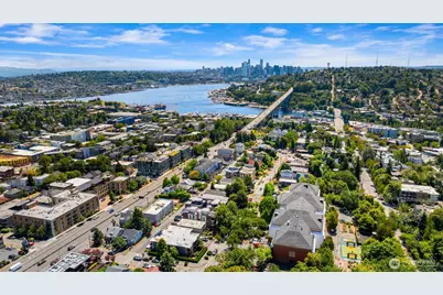 3924 Linden Avenue N #E, Seattle, WA 98103 - Photo 23