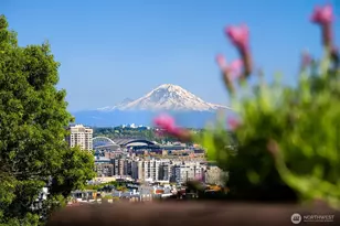 421 W Highland Dr, Seattle, WA 98119 - Photo 3