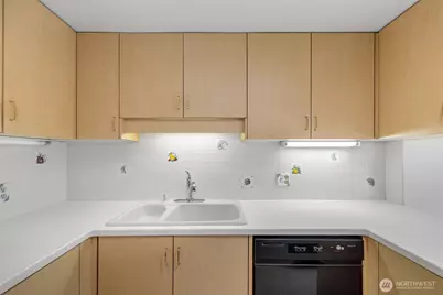 1101 Seneca Street #402, Seattle, WA 98101 - Photo 7