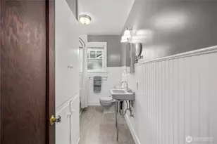 1210 N 2nd St, Renton, WA 98057 - Photo 17
