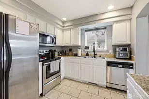 303 E Highland Dr, Arlington, WA 98223 - Photo 13