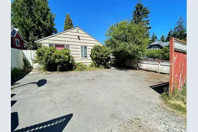 14301 Meridian Avenue N, Seattle, WA 98133 - Photo 15