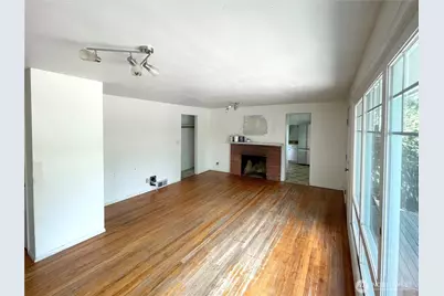 14301 Meridian Avenue N, Seattle, WA 98133 - Photo 3