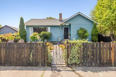 424 W 4th Street, Port Angeles, WA 98362 - Photo 1