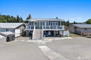 5924 Cedar St, Freeland, WA 98249 - Photo 1
