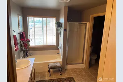 17722 37th Avenue E, Tacoma, WA 98446 - Photo 19