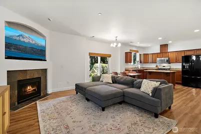 11005 179th Avenue Ct E, Bonney Lake, WA 98391 - Photo 3